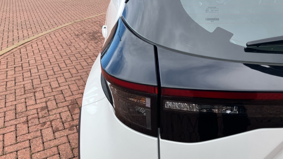Toyota Yaris Cross 1.5 Hybrid Icon 5dr CVT Hybrid Estate - Image 36