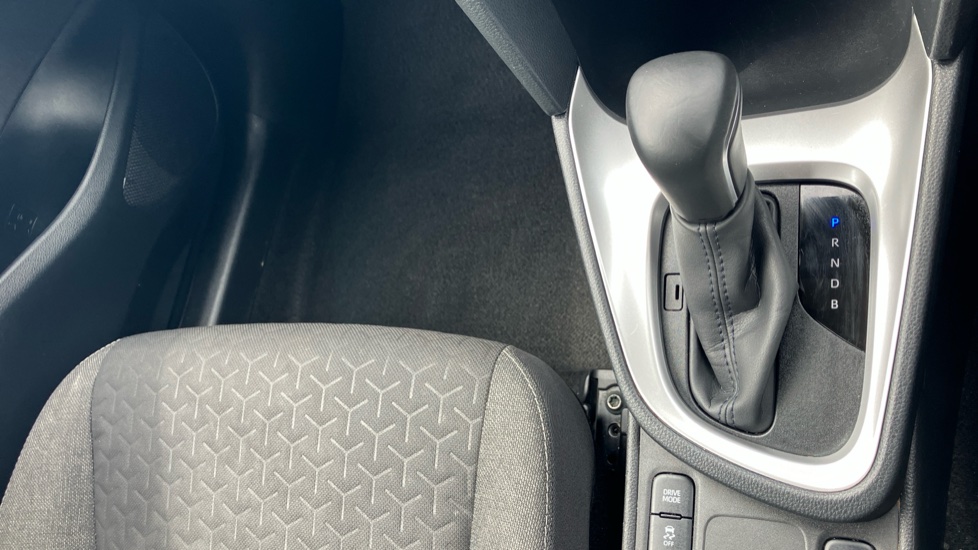 Toyota Yaris Cross 1.5 Hybrid Icon 5dr CVT Hybrid Estate - Image 55