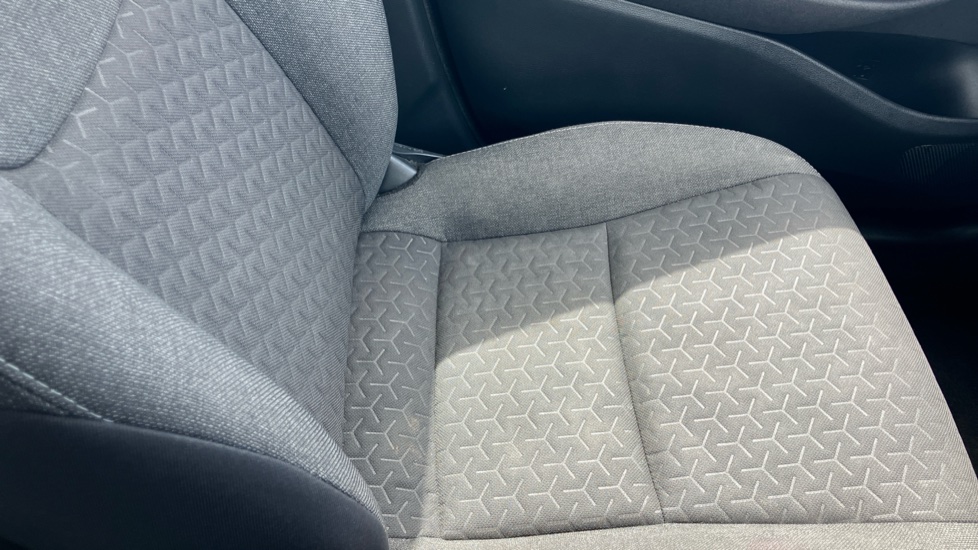 Toyota Yaris Cross 1.5 Hybrid Icon 5dr CVT Hybrid Estate - Image 57