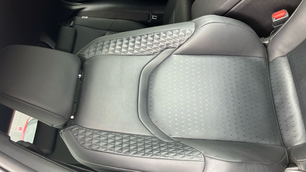 Lexus UX 250h 2.0 5dr CVT [without Nav] Hybrid Hatchback - Image 14