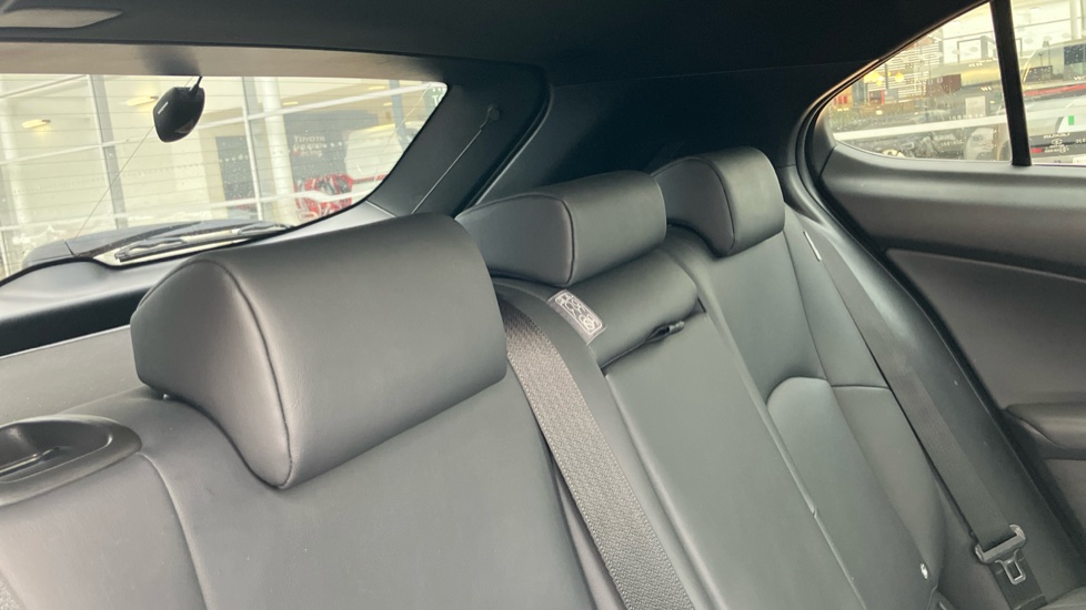 Lexus UX 250h 2.0 5dr CVT [without Nav] Hybrid Hatchback - Image 18