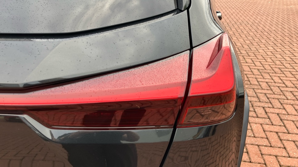 Lexus UX 250h 2.0 5dr CVT [without Nav] Hybrid Hatchback - Image 21
