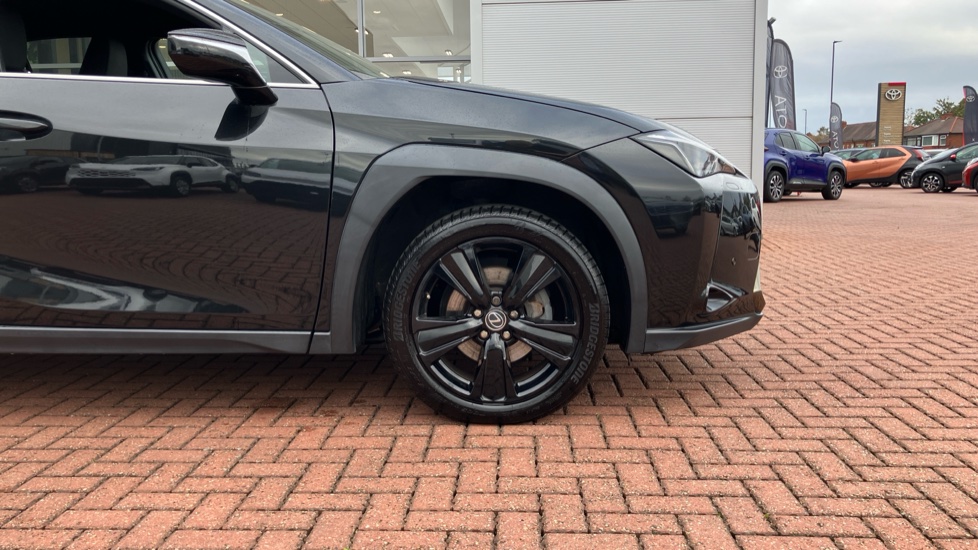 Lexus UX 250h 2.0 5dr CVT [without Nav] Hybrid Hatchback - Image 25