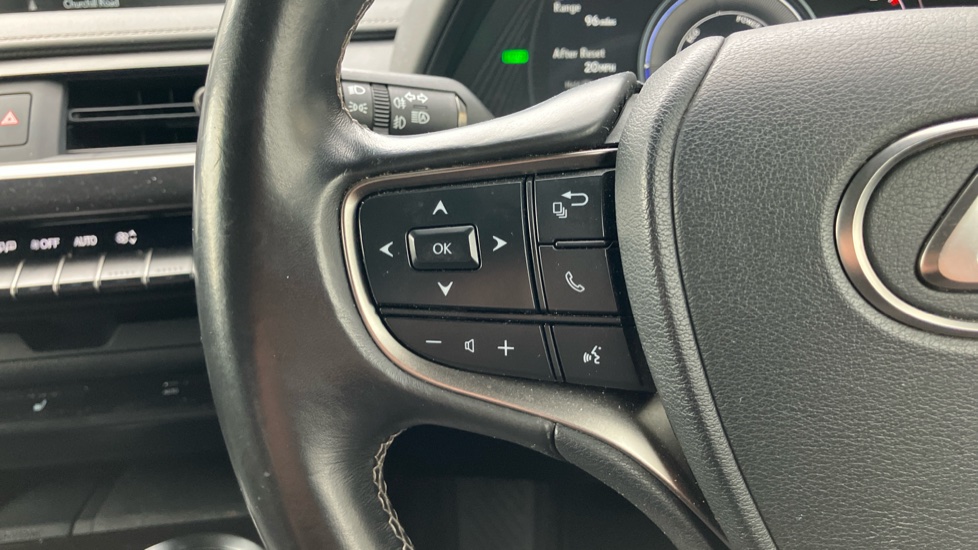 Lexus UX 250h 2.0 5dr CVT [without Nav] Hybrid Hatchback - Image 34
