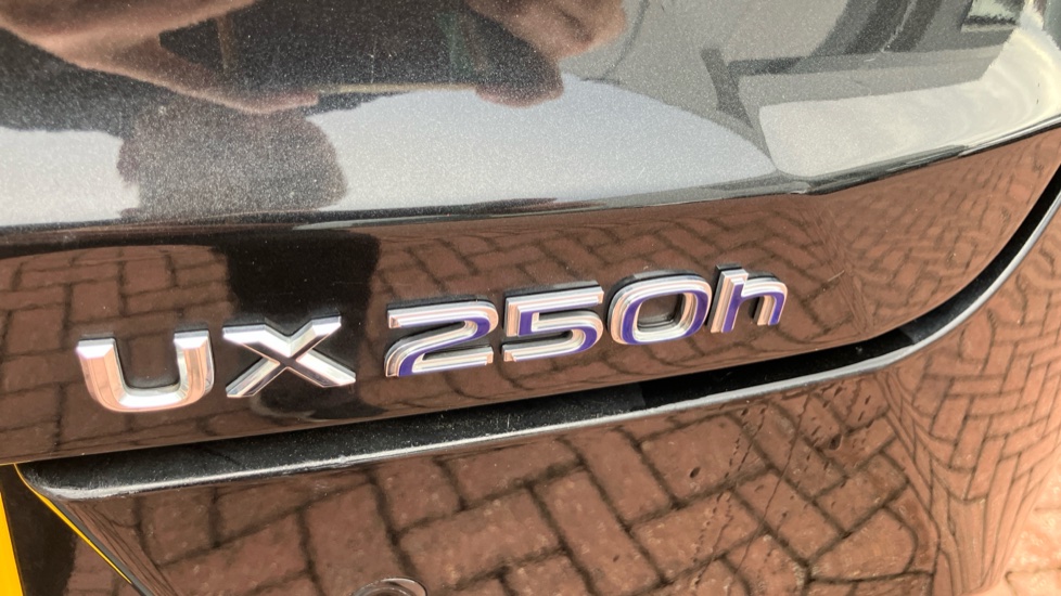 Lexus UX 250h 2.0 5dr CVT [without Nav] Hybrid Hatchback - Image 55