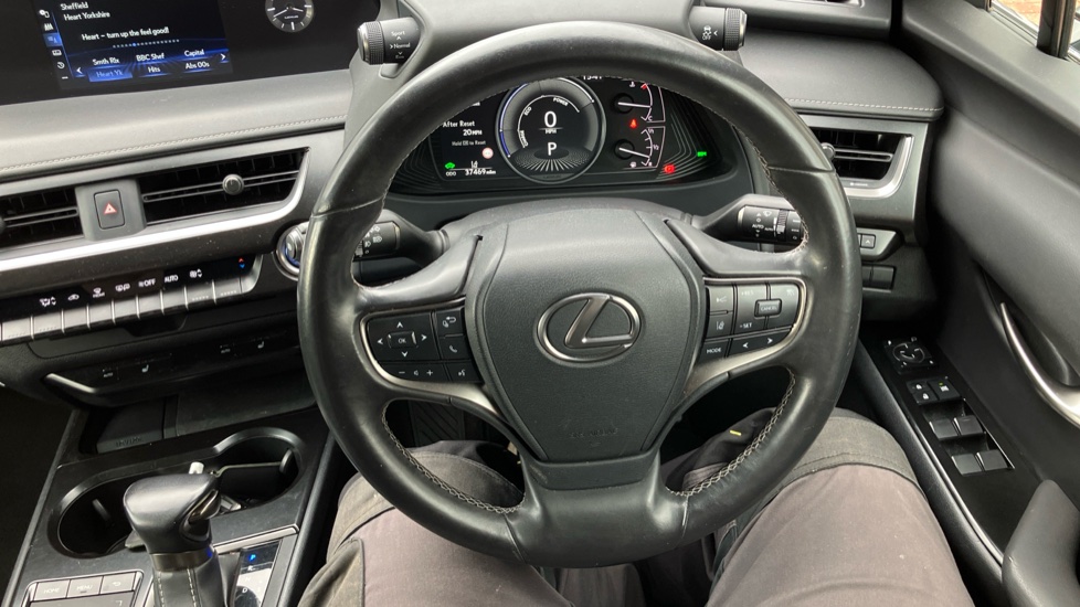 Lexus UX 250h 2.0 5dr CVT [without Nav] Hybrid Hatchback - Image 58