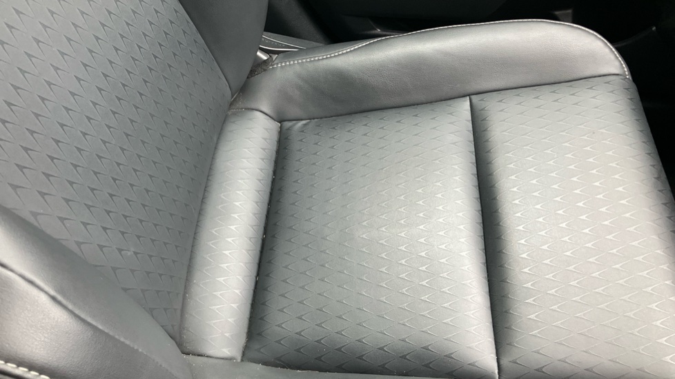 Lexus UX 250h 2.0 5dr CVT [without Nav] Hybrid Hatchback - Image 61