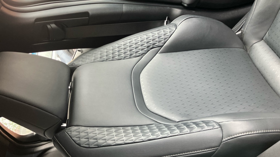 Lexus UX 250h 2.0 5dr CVT [without Nav] Hybrid Hatchback - Image 62