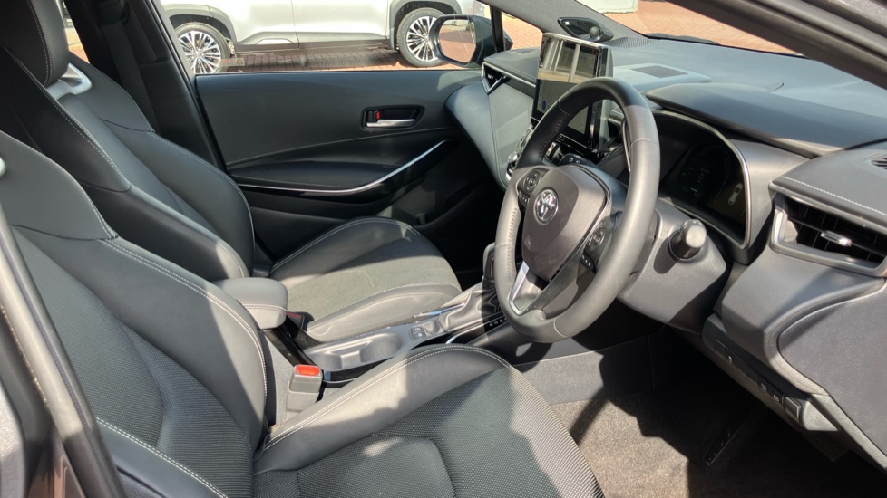 Toyota Corolla 1.8 Hybrid Excel 5dr CVT Hybrid Hatchback - Image 12