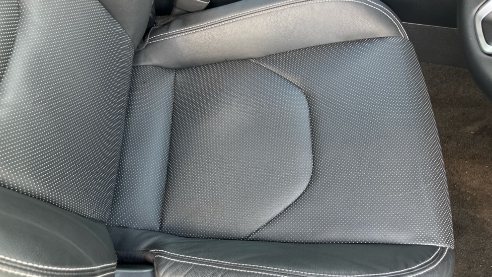 Toyota Corolla 1.8 Hybrid Excel 5dr CVT Hybrid Hatchback - Image 17