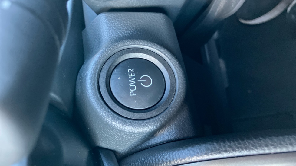 Toyota C-HR 1.8 Hybrid Design 5dr CVT Hybrid Hatchback - Image 16