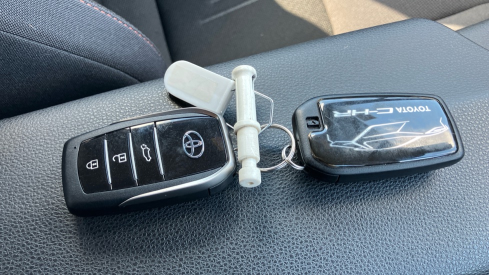 Toyota C-HR 1.8 Hybrid Design 5dr CVT Hybrid Hatchback - Image 28