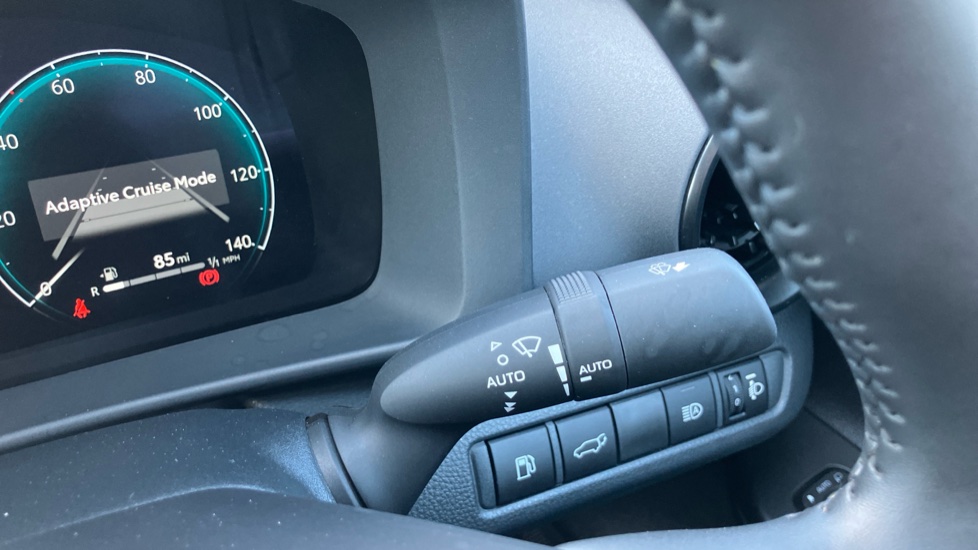 Toyota C-HR 1.8 Hybrid Design 5dr CVT Hybrid Hatchback - Image 32