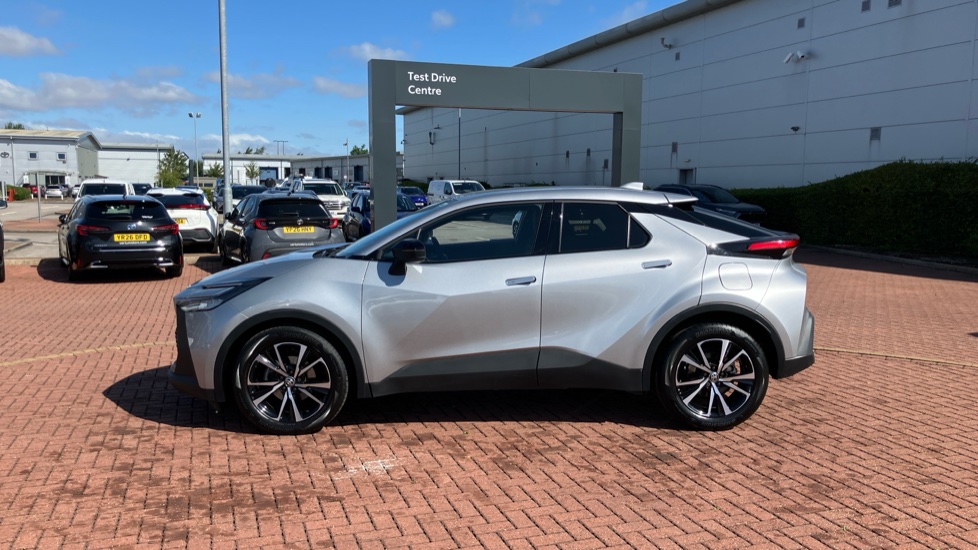 Toyota C-HR 1.8 Hybrid Design 5dr CVT Hybrid Hatchback - Image 44