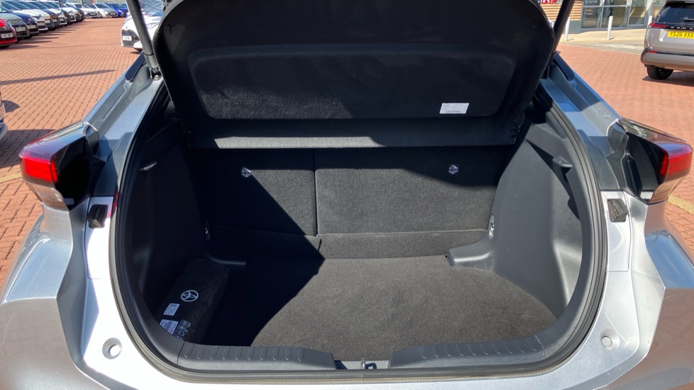 Toyota C-HR 1.8 Hybrid Design 5dr CVT Hybrid Hatchback - Image 47