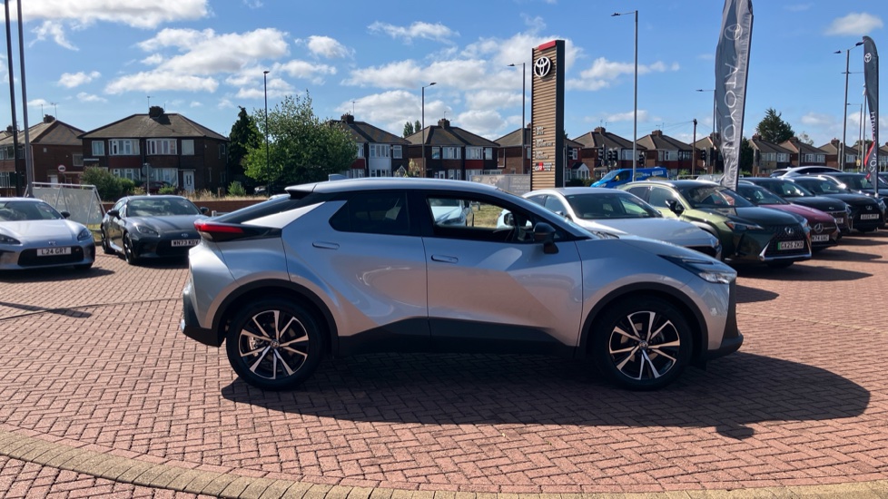 Toyota C-HR 1.8 Hybrid Design 5dr CVT Hybrid Hatchback - Image 51