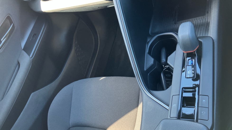 Toyota C-HR 1.8 Hybrid Design 5dr CVT Hybrid Hatchback - Image 58