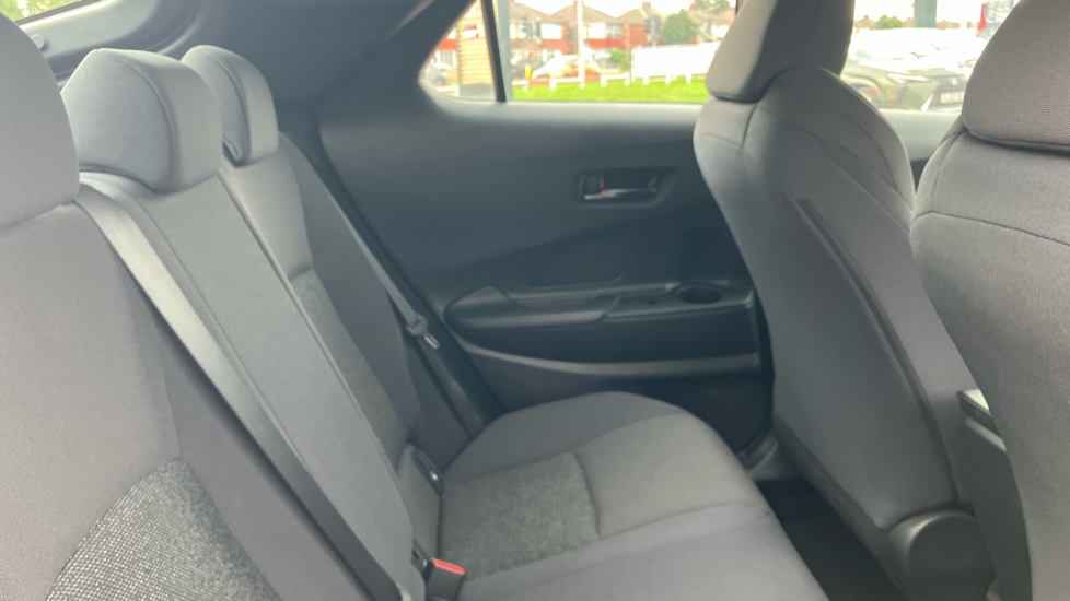 Toyota C-HR 1.8 Hybrid Icon 5dr CVT Hybrid Hatchback - Image 8