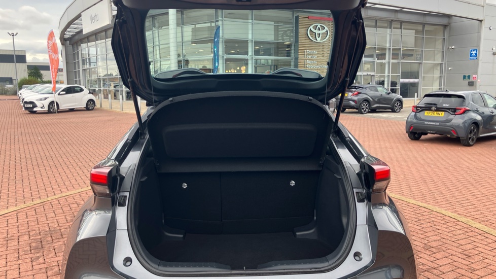 Toyota C-HR 1.8 Hybrid Icon 5dr CVT Hybrid Hatchback - Image 13