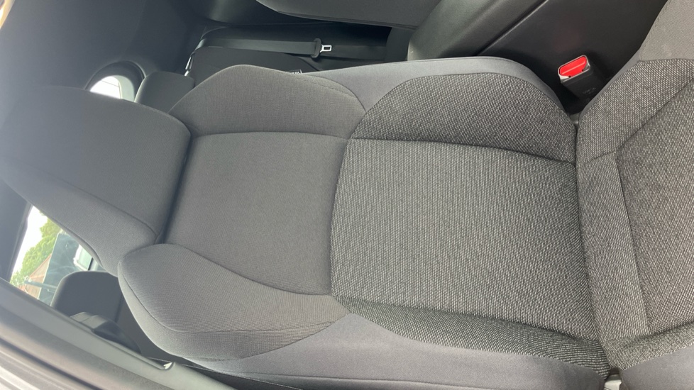 Toyota C-HR 1.8 Hybrid Icon 5dr CVT Hybrid Hatchback - Image 14
