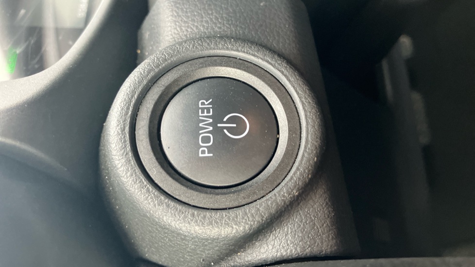 Toyota C-HR 1.8 Hybrid Icon 5dr CVT Hybrid Hatchback - Image 16