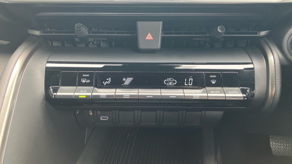 Toyota C-HR 1.8 Hybrid Icon 5dr CVT Hybrid Hatchback - Image 33