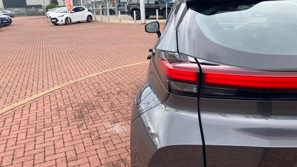 Toyota C-HR 1.8 Hybrid Icon 5dr CVT Hybrid Hatchback - Image 36