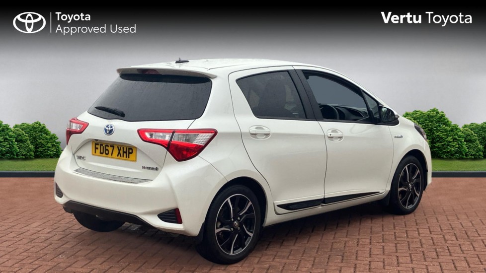 Toyota Yaris 1.5 Hybrid Design 5dr CVT Hybrid Hatchback - Image 2