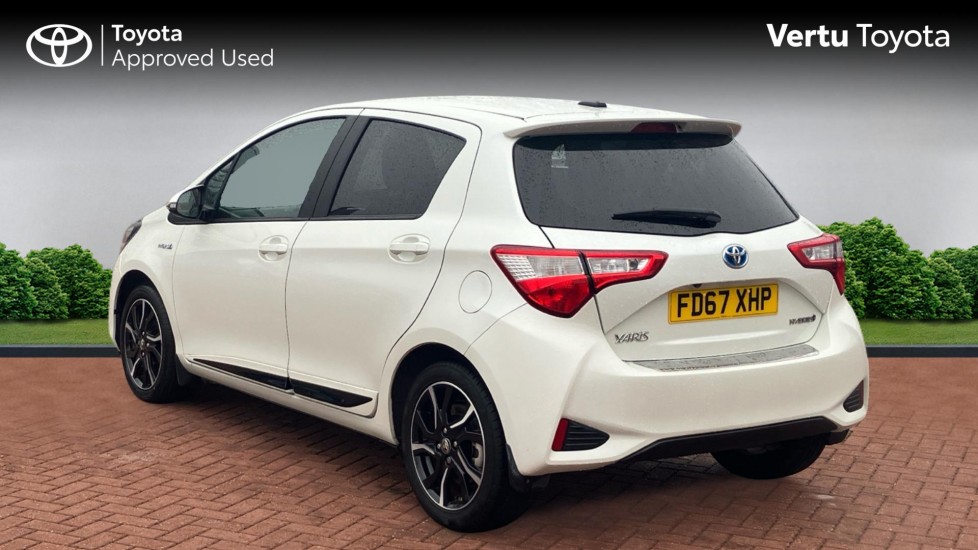 Toyota Yaris 1.5 Hybrid Design 5dr CVT Hybrid Hatchback - Image 4