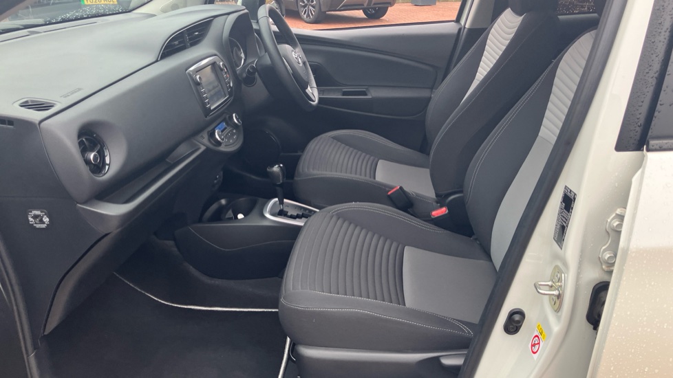 Toyota Yaris 1.5 Hybrid Design 5dr CVT Hybrid Hatchback - Image 5