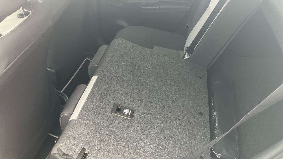 Toyota Yaris 1.5 Hybrid Design 5dr CVT Hybrid Hatchback - Image 18
