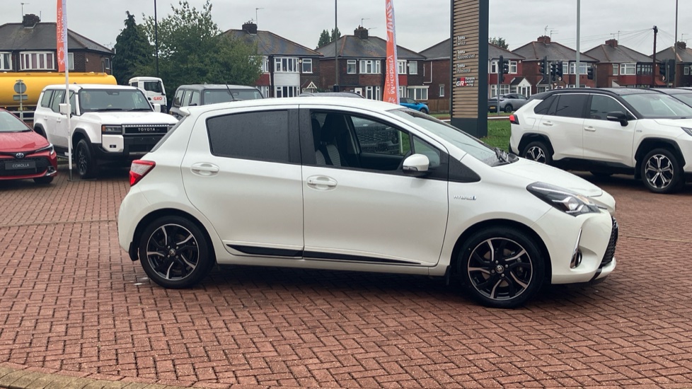 Toyota Yaris 1.5 Hybrid Design 5dr CVT Hybrid Hatchback - Image 23