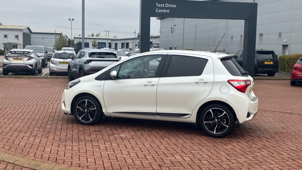 Toyota Yaris 1.5 Hybrid Design 5dr CVT Hybrid Hatchback - Image 24