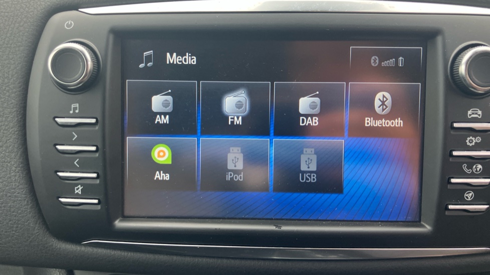 Toyota Yaris 1.5 Hybrid Design 5dr CVT Hybrid Hatchback - Image 38