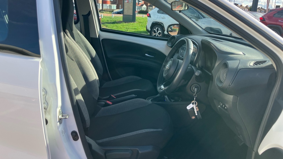 Toyota Aygo X 1.0 VVT-i Pure 5dr Auto Petrol Hatchback - Image 12