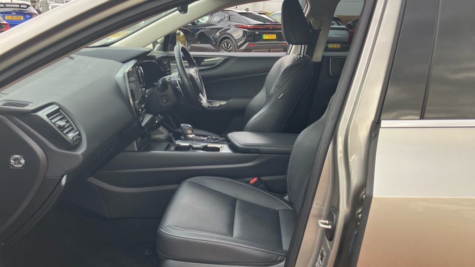 Lexus NX 350h 2.5 5dr E-CVT 2WD Hybrid Estate - Image 5