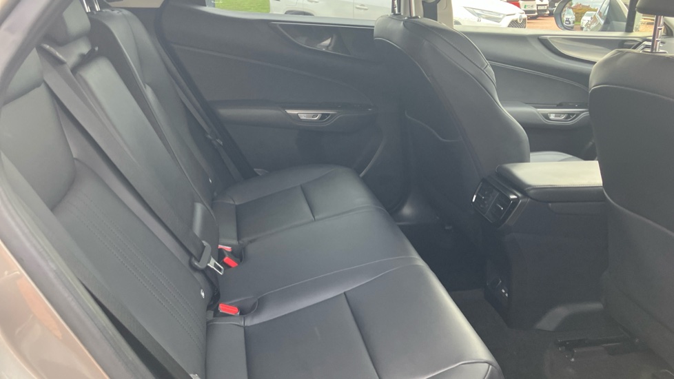 Lexus NX 350h 2.5 5dr E-CVT 2WD Hybrid Estate - Image 8
