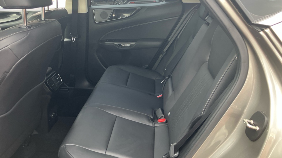Lexus NX 350h 2.5 5dr E-CVT 2WD Hybrid Estate - Image 15