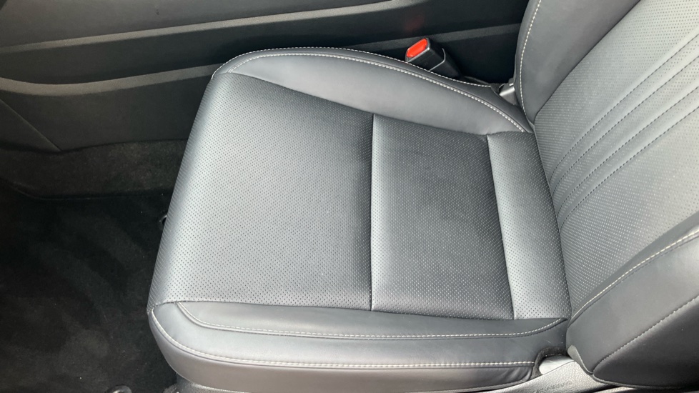 Lexus NX 350h 2.5 5dr E-CVT 2WD Hybrid Estate - Image 17