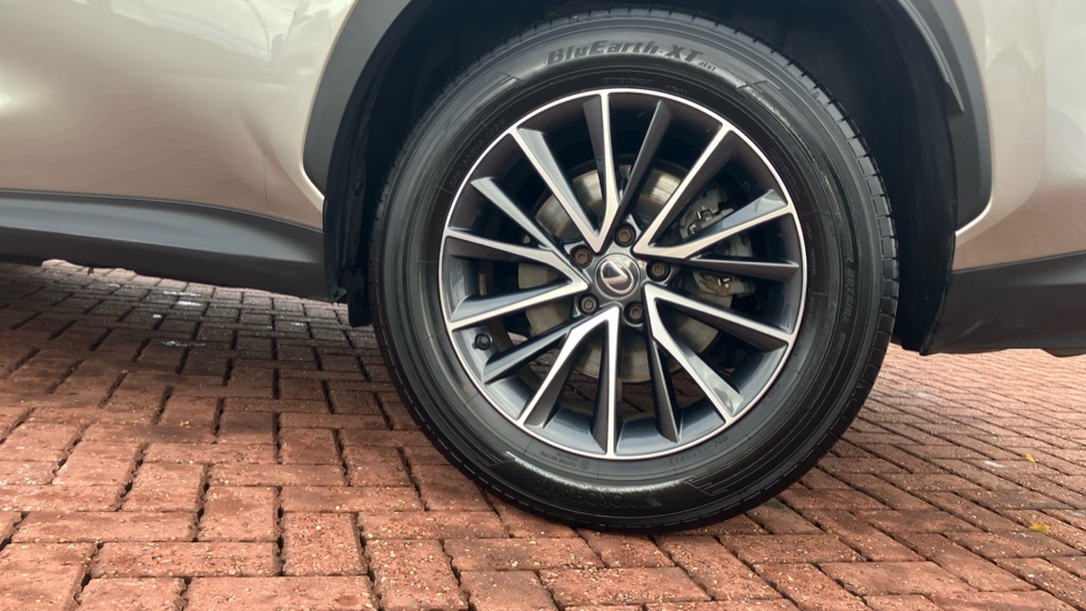 Lexus NX 350h 2.5 5dr E-CVT 2WD Hybrid Estate - Image 25