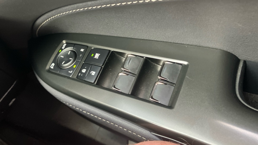 Lexus NX 350h 2.5 5dr E-CVT 2WD Hybrid Estate - Image 30
