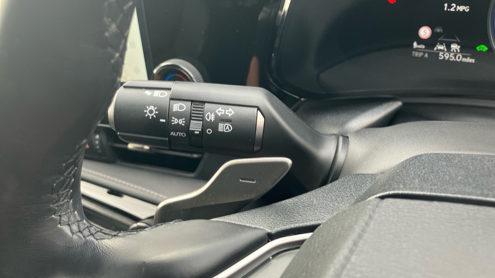 Lexus NX 350h 2.5 5dr E-CVT 2WD Hybrid Estate - Image 31