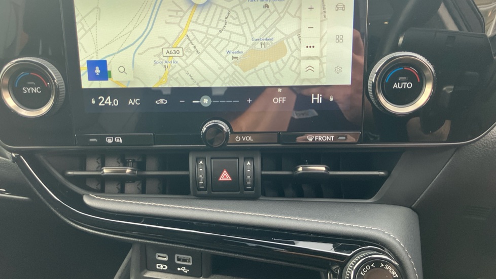 Lexus NX 350h 2.5 5dr E-CVT 2WD Hybrid Estate - Image 33