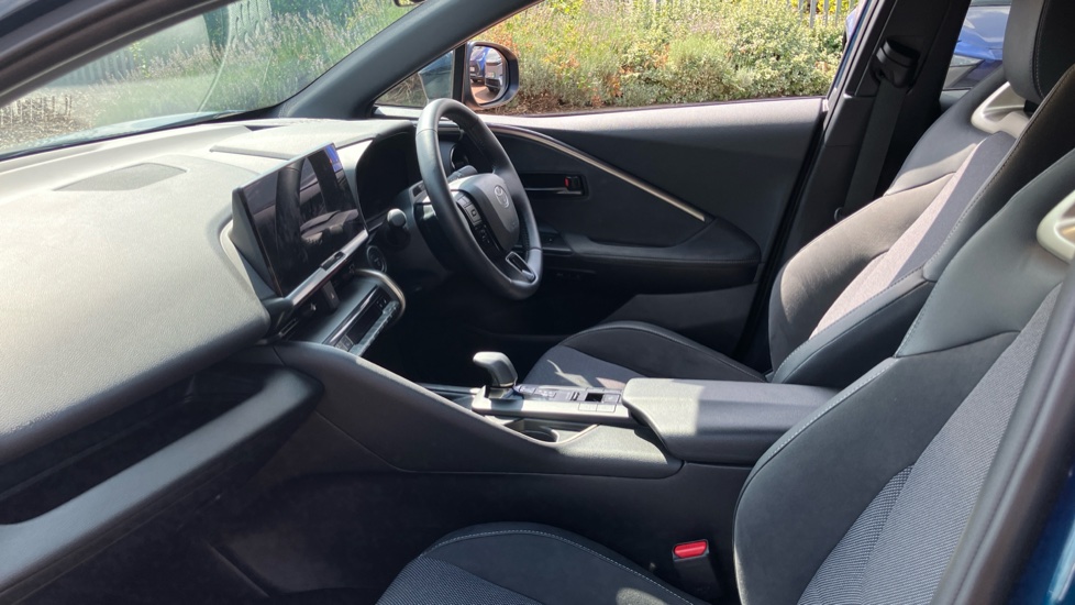 Toyota C-HR 2.0 PHEV Excel 5dr CVT Hatchback - Image 5