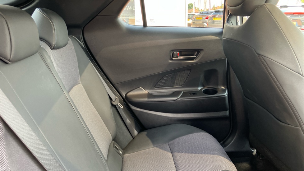 Toyota C-HR 2.0 PHEV Excel 5dr CVT Hatchback - Image 8