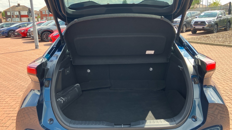 Toyota C-HR 2.0 PHEV Excel 5dr CVT Hatchback - Image 13