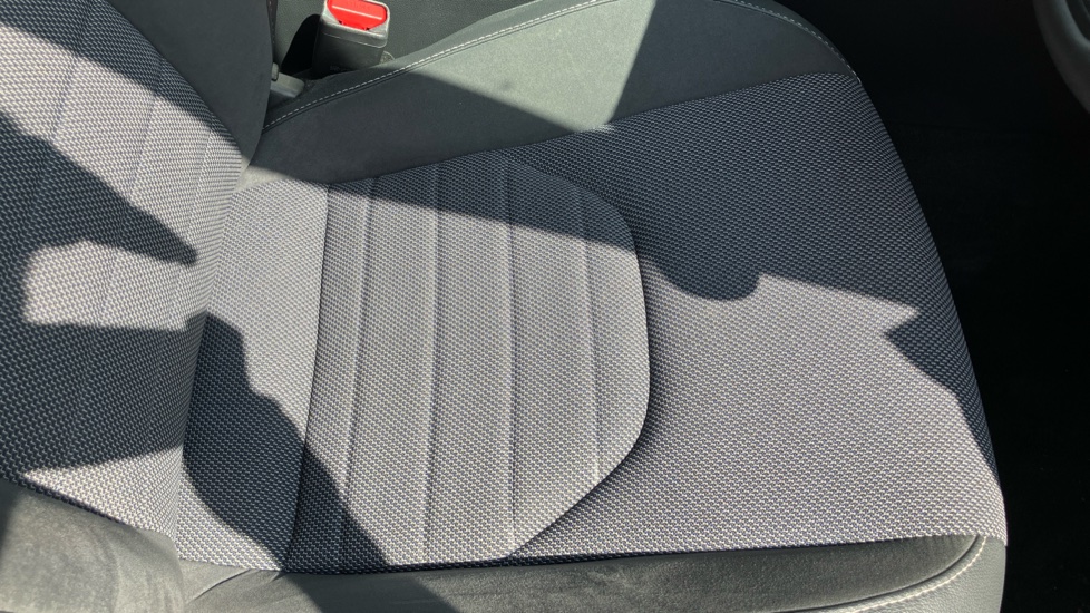 Toyota C-HR 2.0 PHEV Excel 5dr CVT Hatchback - Image 17
