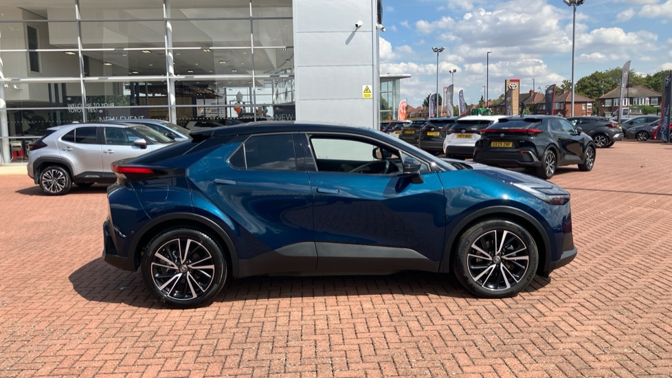 Toyota C-HR 2.0 PHEV Excel 5dr CVT Hatchback - Image 23