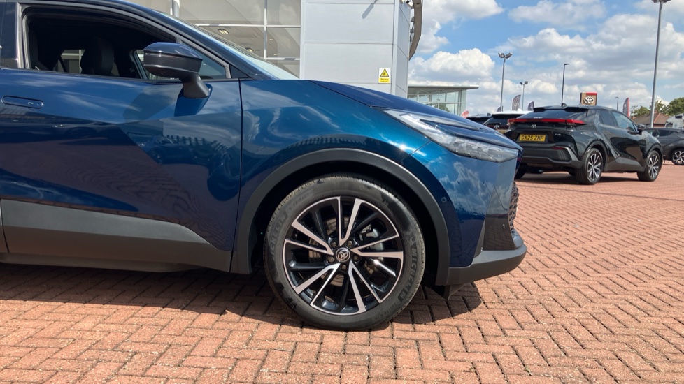 Toyota C-HR 2.0 PHEV Excel 5dr CVT Hatchback - Image 25