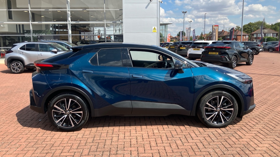 Toyota C-HR 2.0 PHEV Excel 5dr CVT Hatchback - Image 44